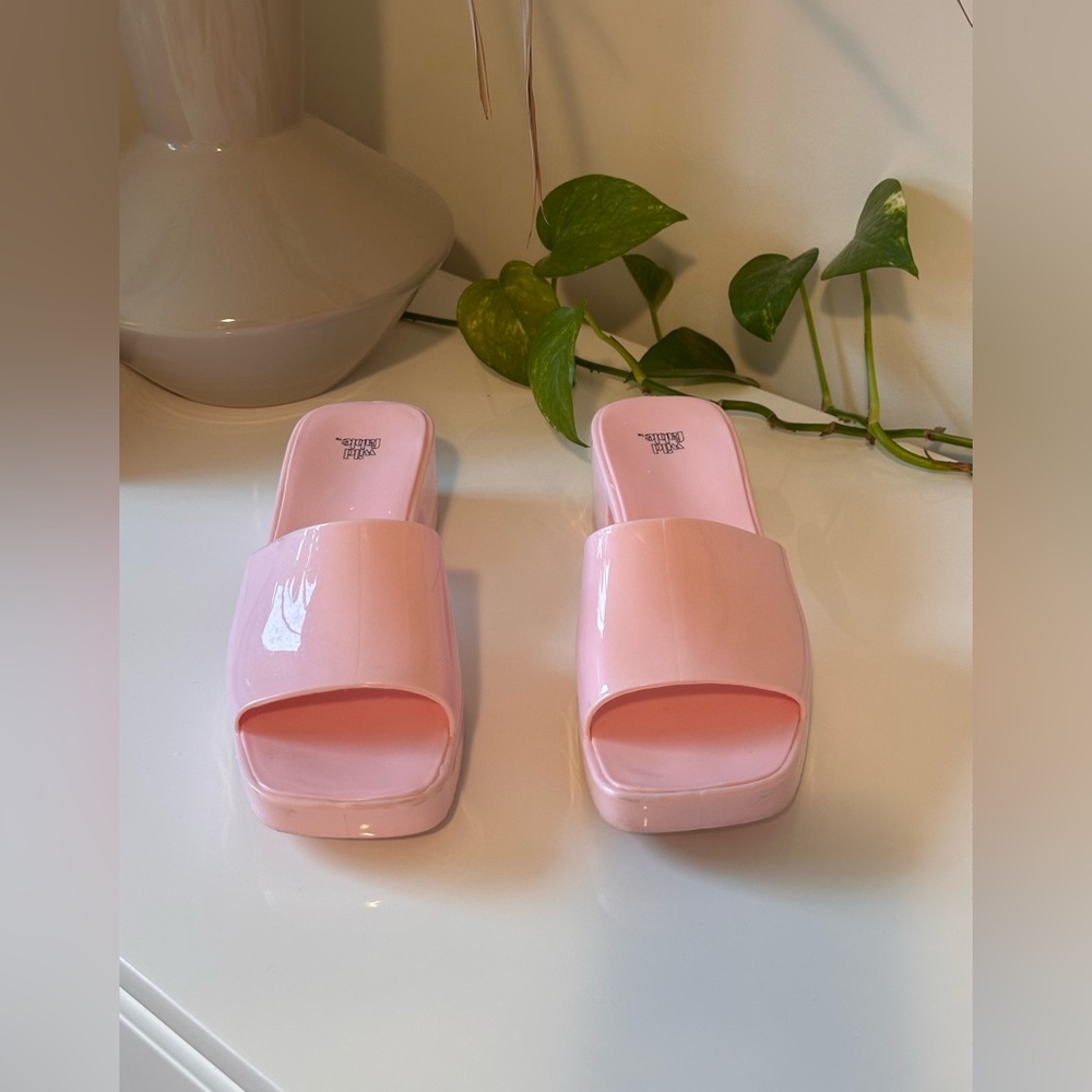 Wild Fable Light Pink Mules size 7